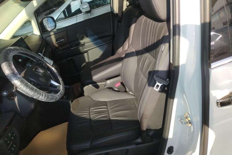 Used Honda Odyssey 2024 2.0L eHEV Sharp – Supreme Edition Left Front Seat