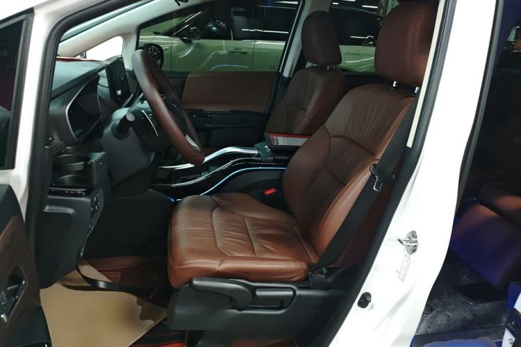 Used Honda Odyssey 2024 2.0L eHEV Sharp & Smart Edition Left Front Seat