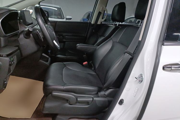 Used Honda Odyssey 2024 2.0L eHEV Sharp & Enjoy Edition Left Front Seat