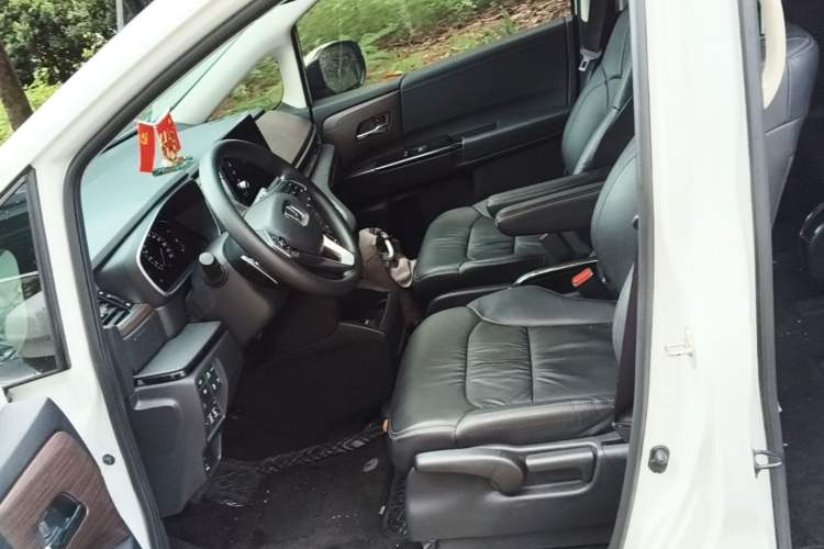 Used Honda Odyssey 2024 2.0L eHEV Sharp & Smart Edition Left Front Seat