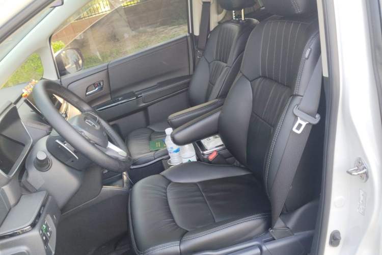 Used Honda Odyssey 2024 2.0L eHEV Sharp & Enjoy Edition Left Front Seat