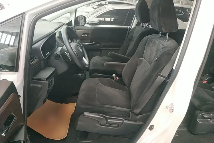 Used Honda Odyssey 2024 2.0L eHEV Sharp & Enjoy Edition Left Front Seat