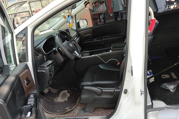 Used Honda Odyssey 2024 2.0L eHEV Sharp & Enjoy Edition Left Front Seat