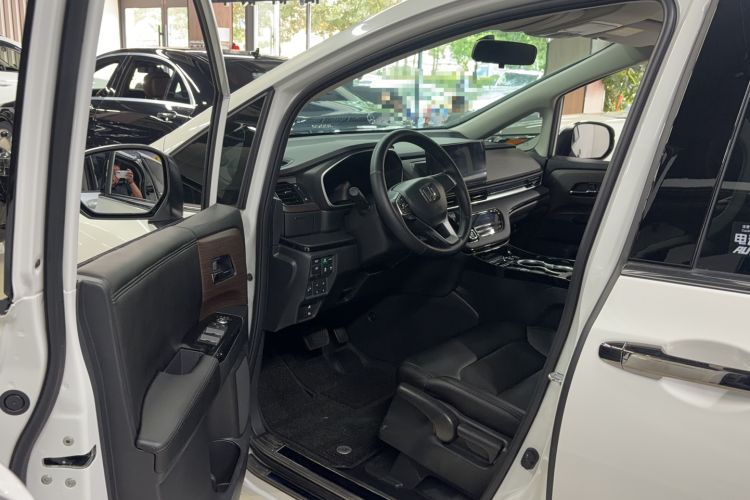 Used Honda Odyssey 2024 2.0L eHEV Sharp & Enjoy Edition Left Front Seat