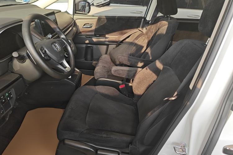 Used Honda Odyssey 2024 2.0L eHEV Sharp & Enjoy Edition Left Front Seat