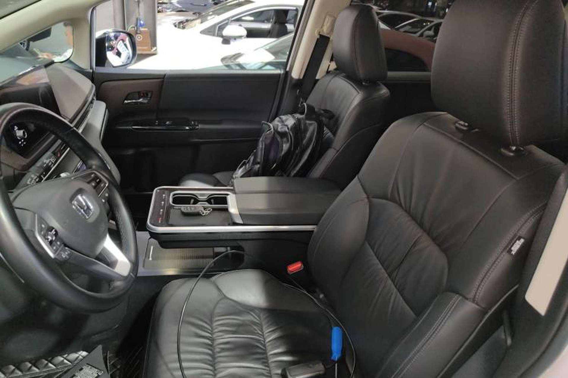 Used Honda Odyssey 2024 2.0L eHEV Sharp·Luxury Edition Left Front Seat