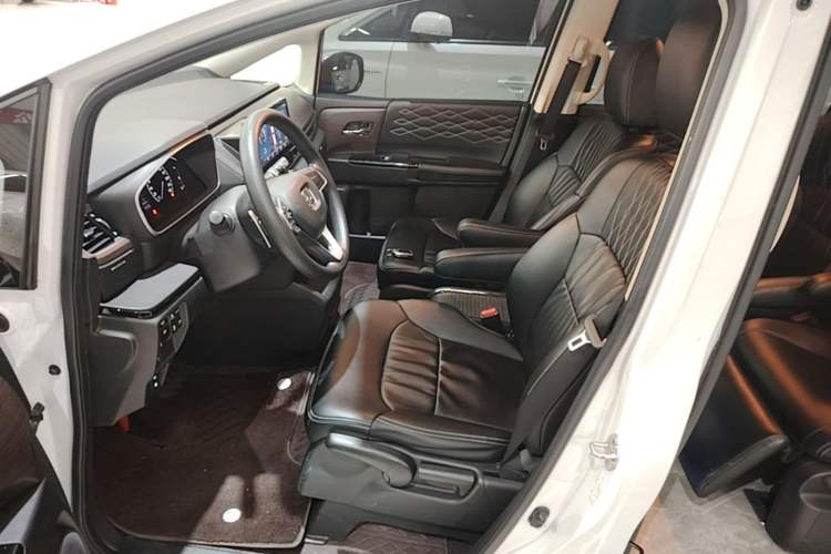 Used Honda Odyssey 2024 2.0L eHEV Sharp & Enjoy Edition Left Front Seat