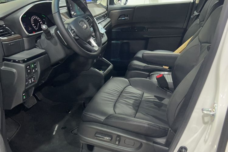 Used Honda Odyssey 2024 2.0L eHEV Sharp·Luxury Edition Left Front Seat
