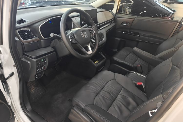 Used Honda Odyssey 2024 2.0L eHEV Sharp & Smart Edition Left Front Seat