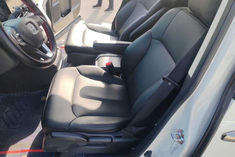 Used Honda Odyssey 2024 2.0L eHEV Sharp & Enjoy Edition Left Front Seat