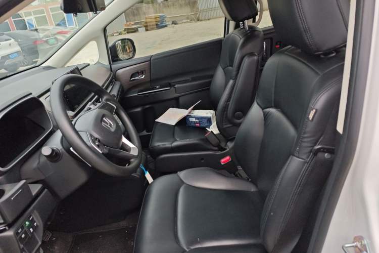 Used Honda Odyssey 2024 2.0L eHEV Sharp & Enjoy Edition Left Front Seat
