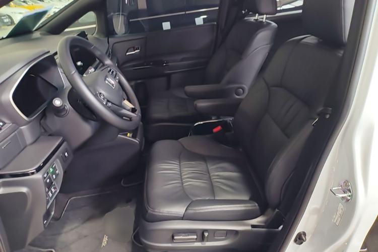Used Honda Odyssey 2024 2.0L eHEV Sharp·Luxury Edition Left Front Seat