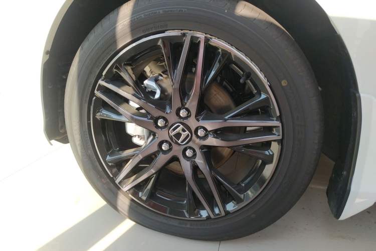 Used Honda Odyssey 2024 2.0L eHEV Sharp – Supreme Edition Left Front Wheel Hub