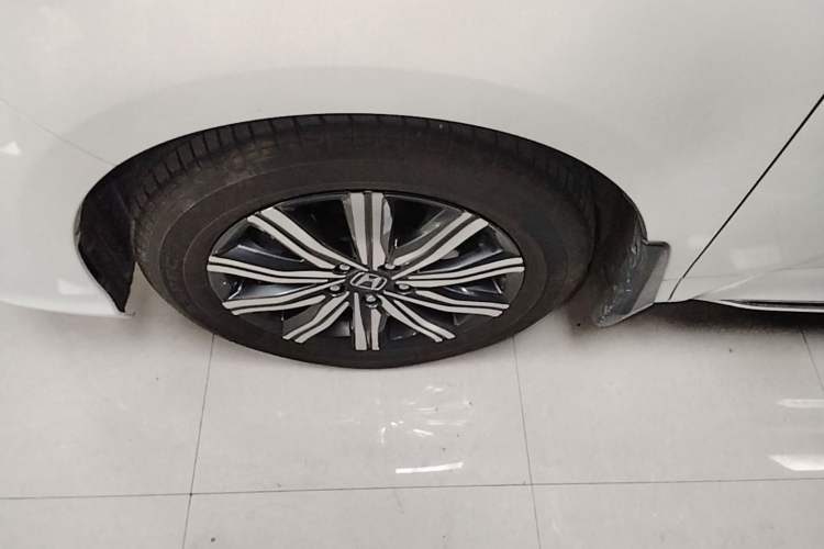 Used Honda Odyssey 2024 2.0L eHEV Sharp & Smart Edition Left Front Wheel Hub
