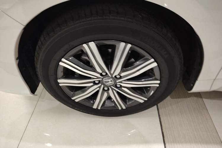 Used Honda Odyssey 2024 2.0L eHEV Sharp & Enjoy Edition Left Front Wheel Hub