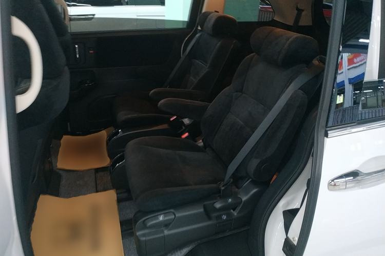 Used Honda Odyssey 2024 2.0L eHEV Sharp & Enjoy Edition Left Rear Seat