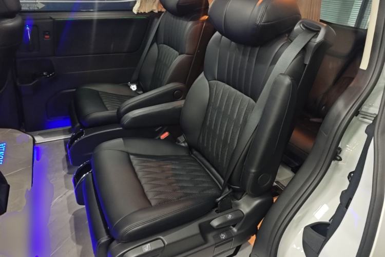 Used Honda Odyssey 2024 2.0L eHEV Sharp & Enjoy Edition Left Rear Seat