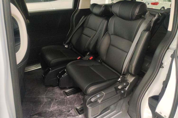 Used Honda Odyssey 2024 2.0L eHEV Sharp & Enjoy Edition Left Rear Seat