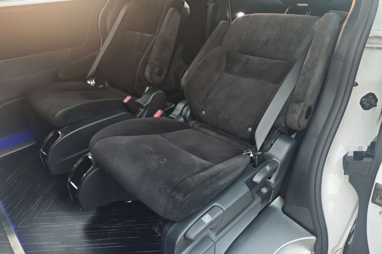 Used Honda Odyssey 2024 2.0L eHEV Sharp & Enjoy Edition Left Rear Seat