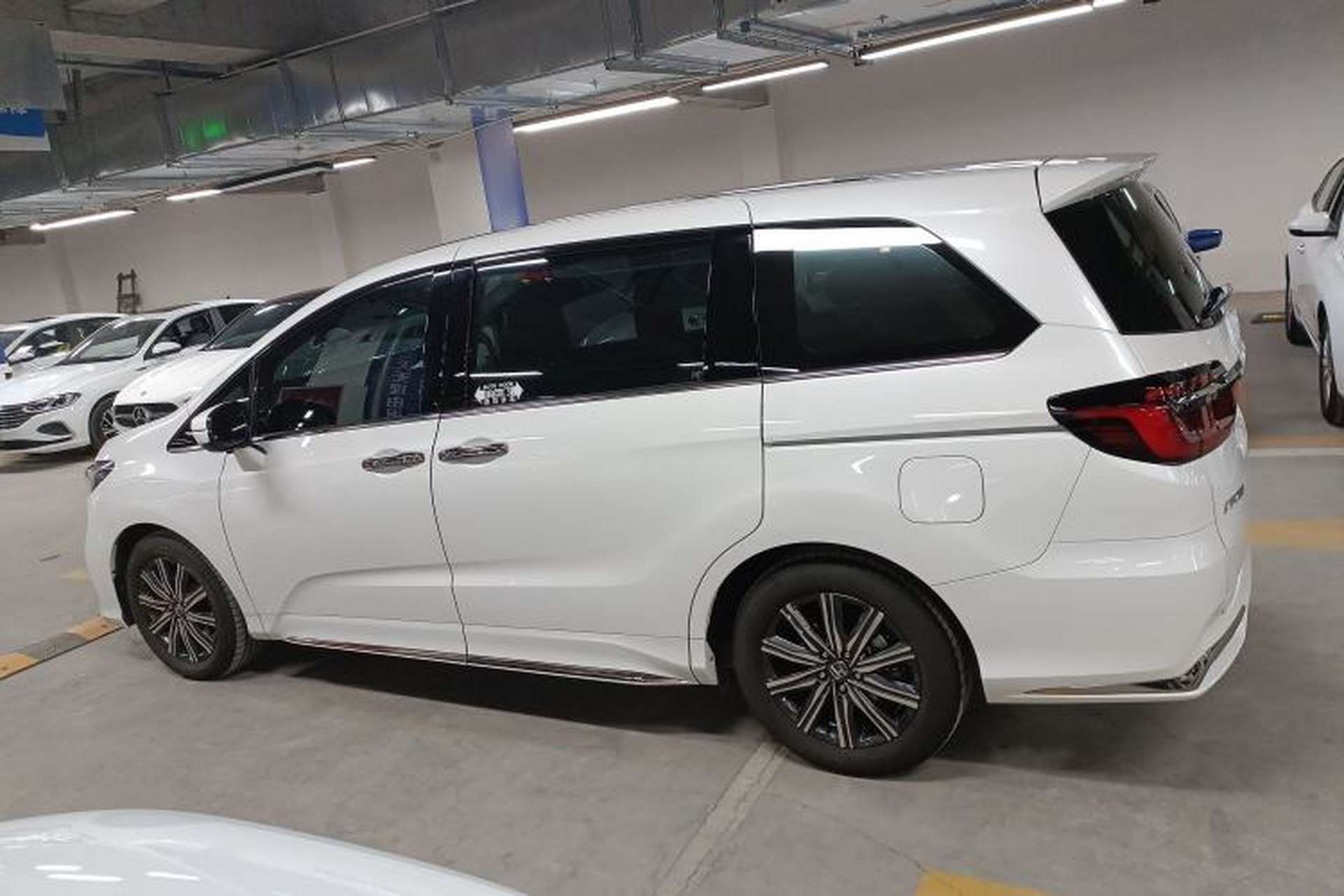 Used Honda Odyssey 2024 2.0L eHEV Sharp & Enjoy Edition Left Side