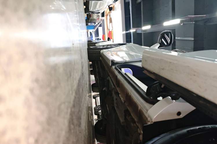 Used Honda Odyssey 2024 2.0L eHEV Sharp & Smart Edition Left Side Sill
