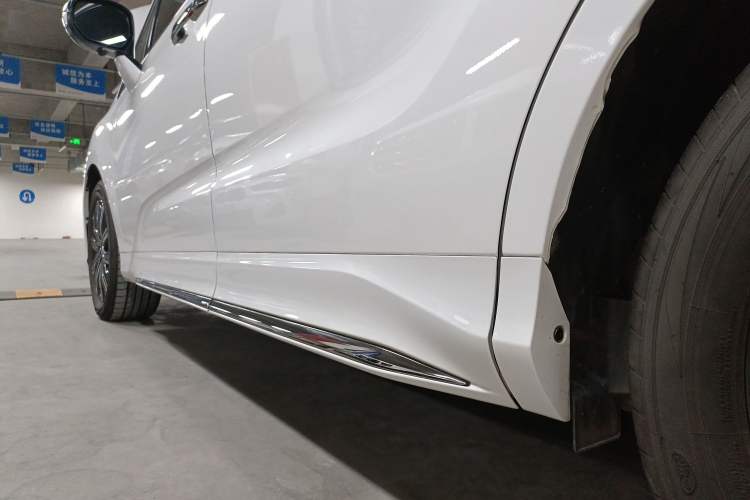 Used Honda Odyssey 2024 2.0L eHEV Sharp & Enjoy Edition Left Side Sill