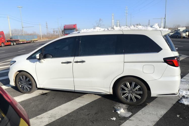 Used Honda Odyssey 2024 2.0L eHEV Sharp & Enjoy Edition Left Side
