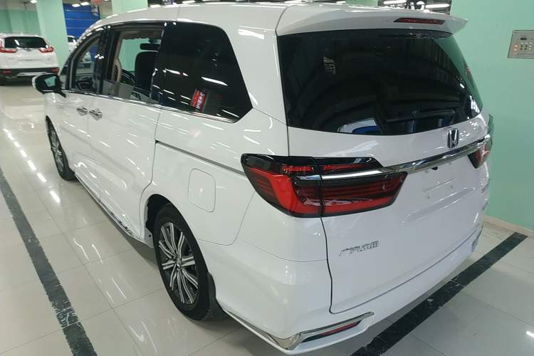 Used Honda Odyssey 2024 2.0L eHEV Sharp & Enjoy Edition Rear Left 45 Deg