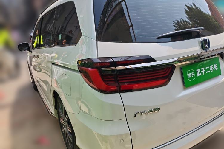 Used Honda Odyssey 2024 2.0L eHEV Sharp & Smart Edition Rear Left 45 Deg