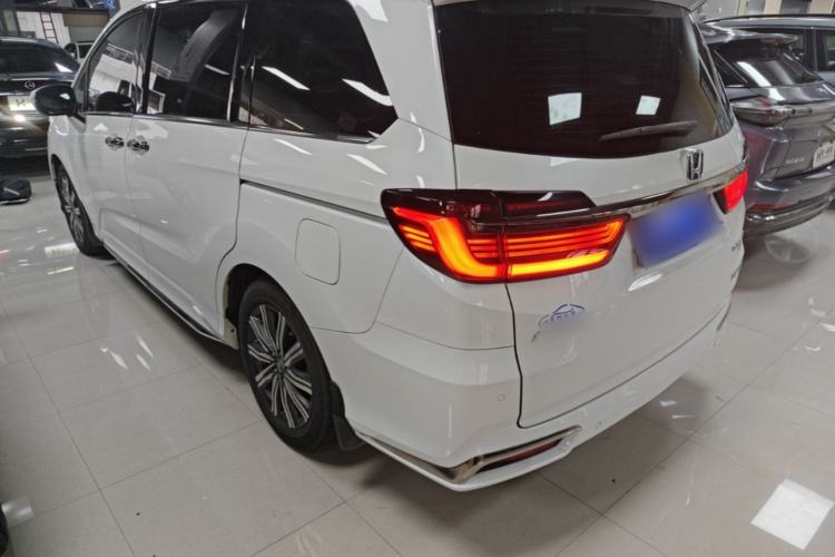 Used Honda Odyssey 2024 2.0L eHEV Sharp & Smart Edition Rear Left 45 Deg