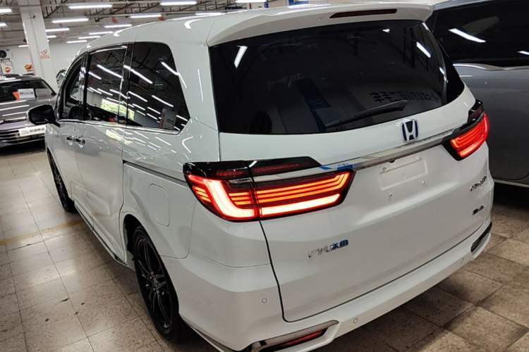Used Honda Odyssey 2024 2.0L eHEV Sharp·Luxury Edition Rear Left 45 Deg