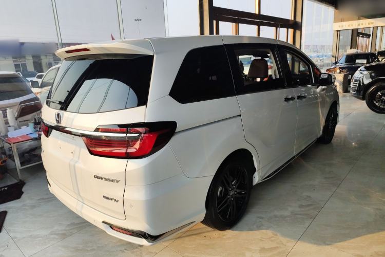 Used Honda Odyssey 2024 2.0L eHEV Sharp·Luxury Edition Rear Right 45 Deg