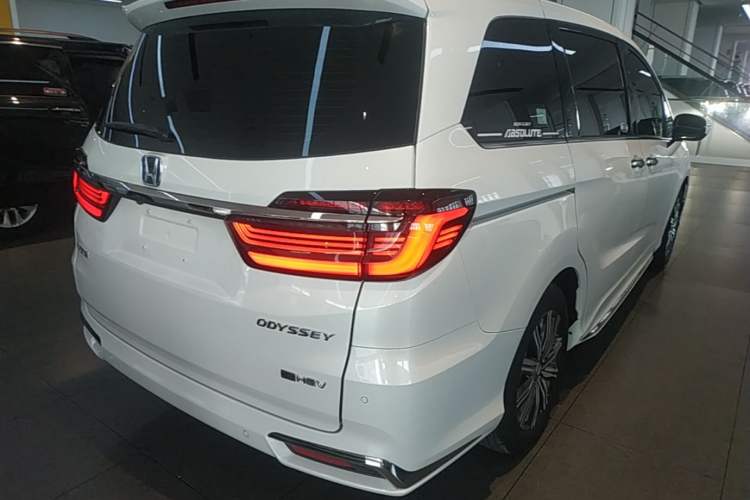 Used Honda Odyssey 2024 2.0L eHEV Sharp·Leading Edition Rear Right 45 Deg