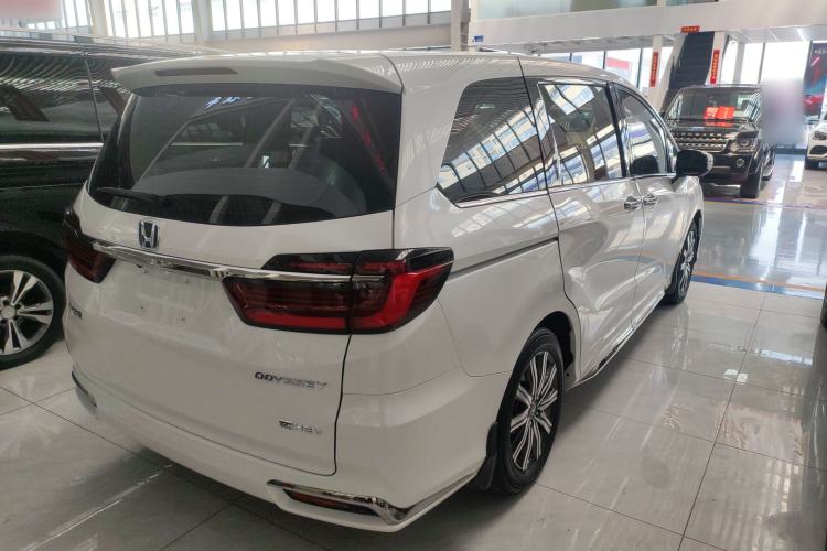 Used Honda Odyssey 2024 2.0L eHEV Sharp & Enjoy Edition Rear Right 45 Deg