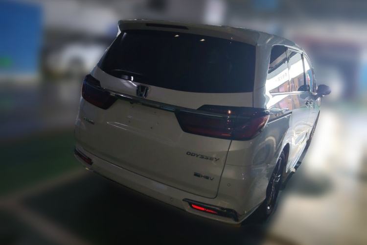 Used Honda Odyssey 2024 2.0L eHEV Sharp·Luxury Edition Rear Right 45 Deg