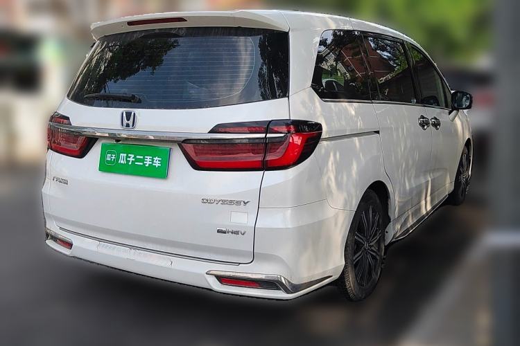 Used Honda Odyssey 2024 2.0L eHEV Sharp & Enjoy Edition Rear Right 45 Deg