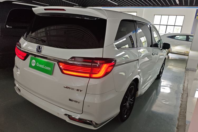 Used Honda Odyssey 2024 2.0L eHEV Sharp·Luxury Edition Rear Right 45 Deg