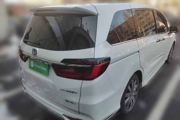 Used Honda Odyssey 2024 2.0L eHEV Sharp & Smart Edition Rear Right 45 Deg