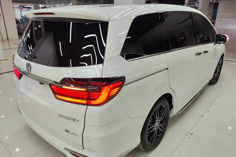 Used Honda Odyssey 2024 2.0L eHEV Sharp·Luxury Edition Rear Right 45 Deg