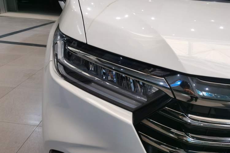 Used Honda Odyssey 2024 2.0L eHEV Sharp & Enjoy Edition Right Front Headlight