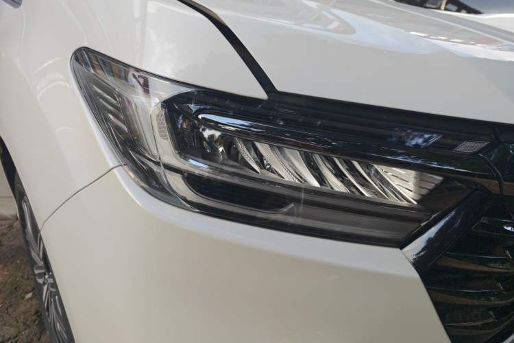 Used Honda Odyssey 2024 2.0L eHEV Sharp & Enjoy Edition Right Front Headlight