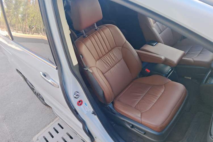 Used Honda Odyssey 2024 2.0L eHEV Sharp – Supreme Edition Right Front Seat