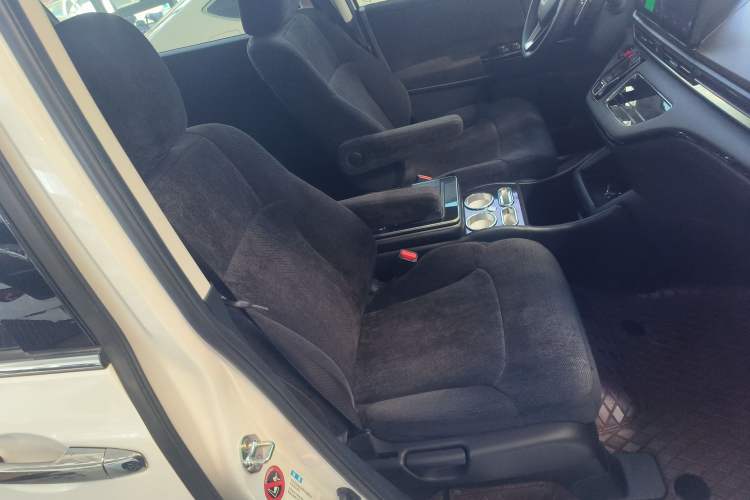 Used Honda Odyssey 2024 2.0L eHEV Sharp & Enjoy Edition Right Front Seat