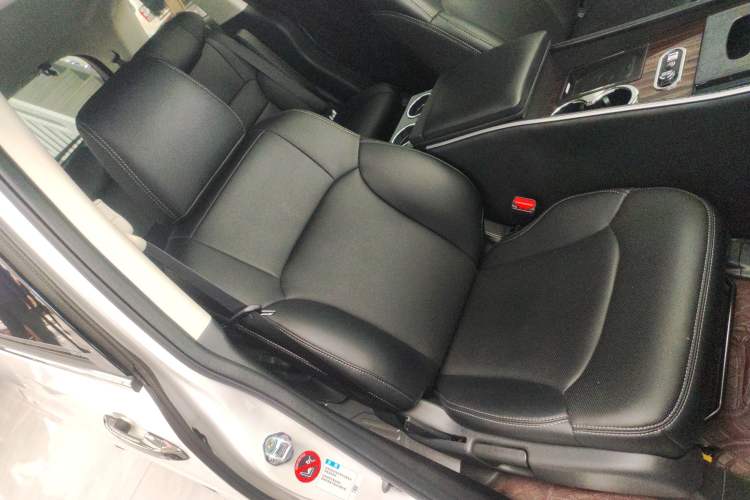Used Honda Odyssey 2024 2.0L eHEV Sharp & Enjoy Edition Right Front Seat