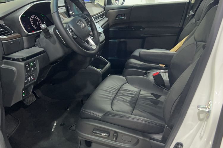Used Honda Odyssey 2024 2.0L eHEV Sharp·Luxury Edition Right Front Seat