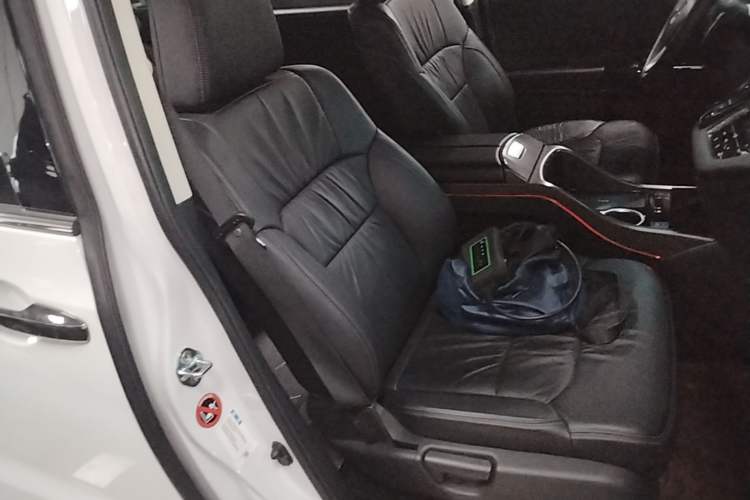 Used Honda Odyssey 2024 2.0L eHEV Sharp & Smart Edition Right Front Seat