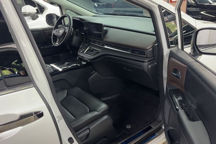 Used Honda Odyssey 2024 2.0L eHEV Sharp & Enjoy Edition Right Front Seat