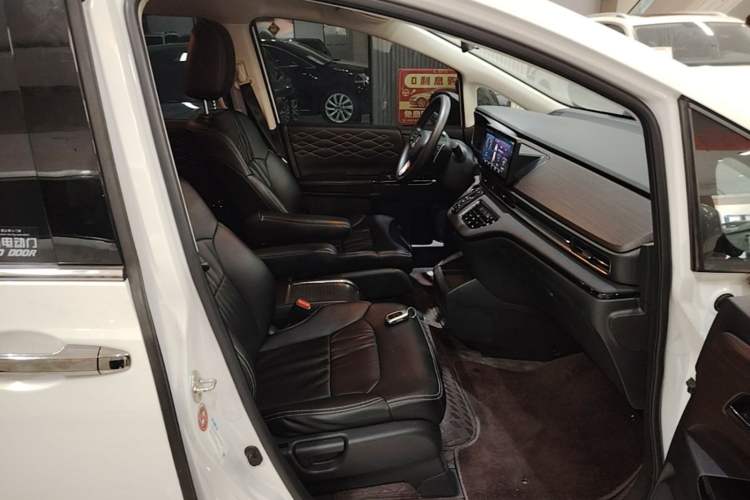 Used Honda Odyssey 2024 2.0L eHEV Sharp & Enjoy Edition Right Front Seat