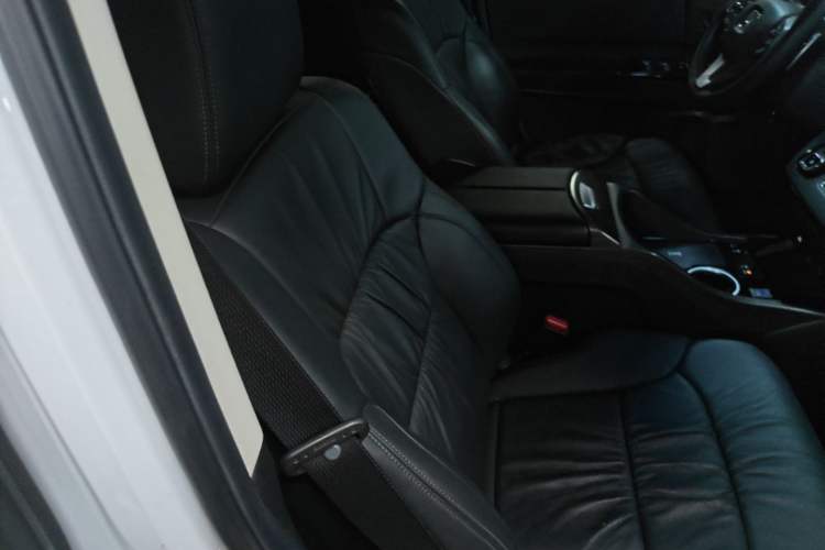 Used Honda Odyssey 2024 2.0L eHEV Sharp & Smart Edition Right Front Seat