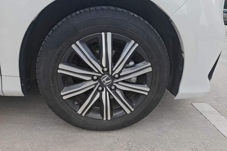 Used Honda Odyssey 2024 2.0L eHEV Sharp & Smart Edition Right Front Wheel Hub